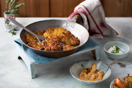 Kartoffelpuffer mit Apfelmus