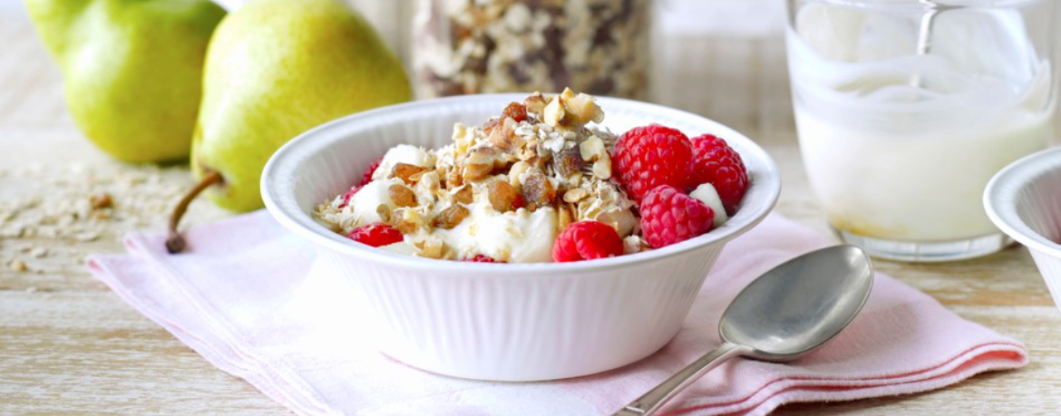 Birnen-Himbeer-Müsli mit Walnüssen für 4 Personen von lidl-kochen.de