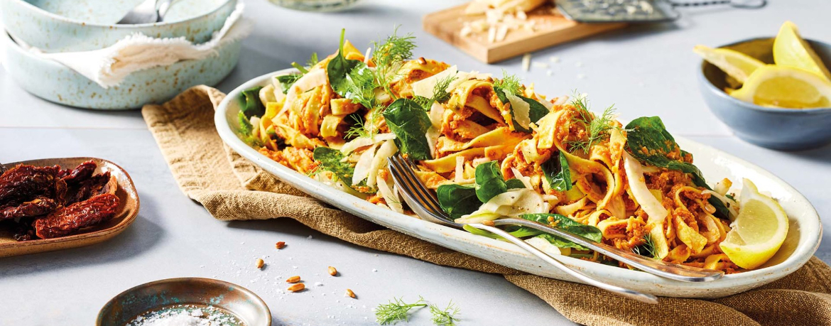 Tagliatelle mit Spinat, Fenchel und Pesto rosso für 4 Personen von lidl-kochen.de