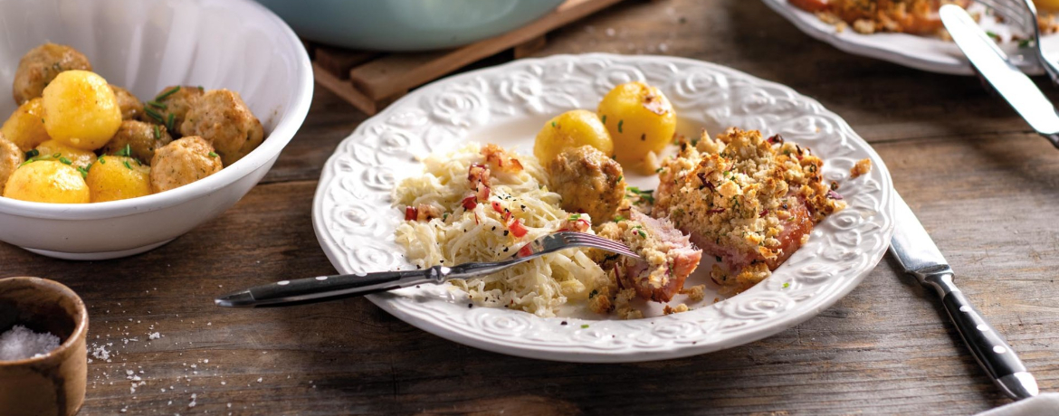 Kasseler mit Apfelkruste, Rahmsauerkraut und Klößen für 4 Personen von lidl-kochen.de