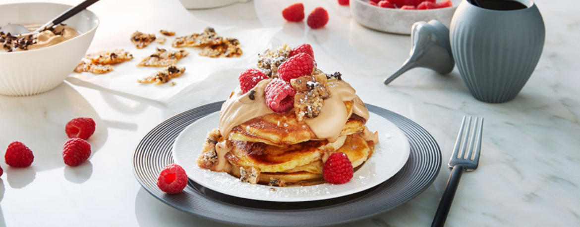 Pancakes - amerikanische Pfannkuchen mit karamellisierten Walnüssen und Espresso-Creme für 4 Personen von lidl-kochen.de