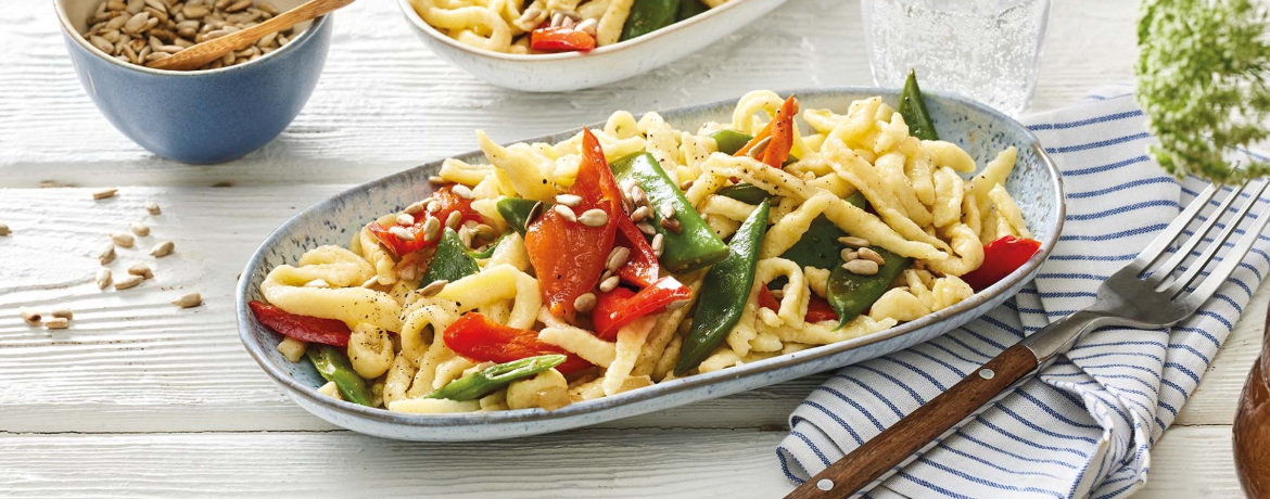 Gemüse-Spätzle mit Bohnen, Paprika und Sonnenblumenkernen für 4 Personen von lidl-kochen.de