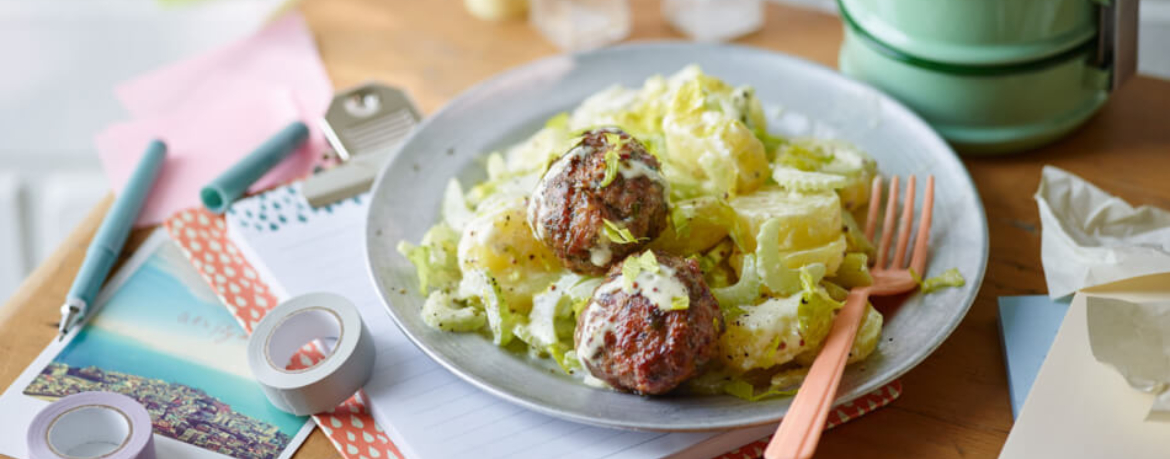 Sellerie-Kartoffel-Salat mit Kräuter-Frikadellen und Joghurt-Senf-Dressing für 4 Personen von lidl-kochen.de