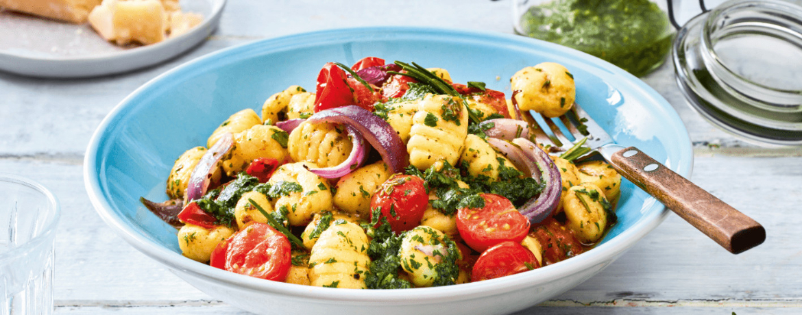 Gnocchi in mediterraner Kräuter-Butter mit karamellisierten Tomaten für 4 Personen von lidl-kochen.de