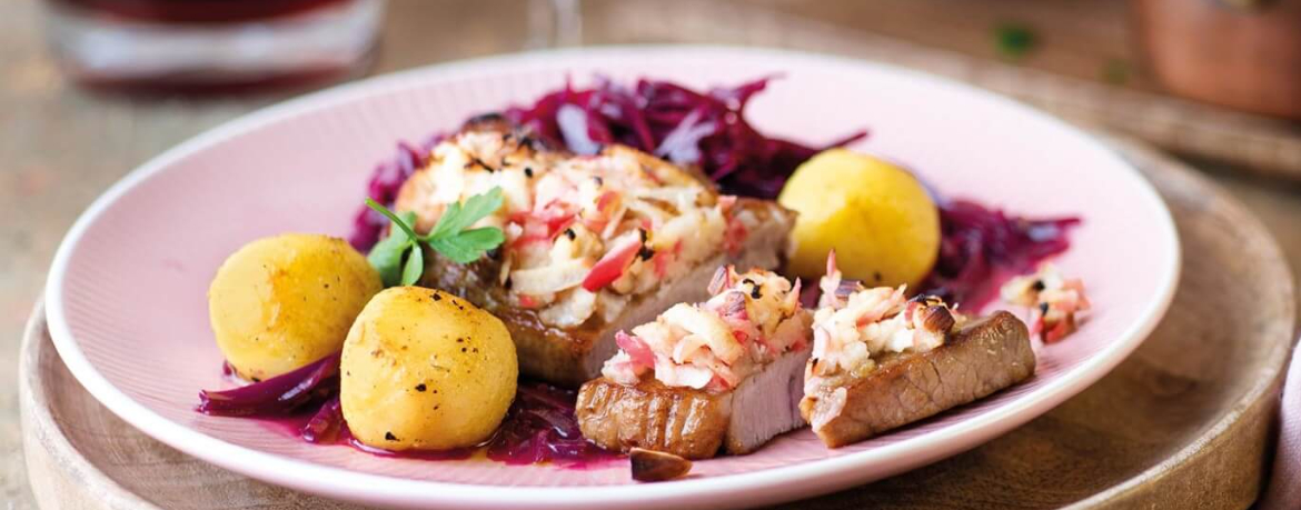 Steaks mit Apfelkruste, Kartoffel-Klößen und Honig-Rotkohl für 4 Personen von lidl-kochen.de