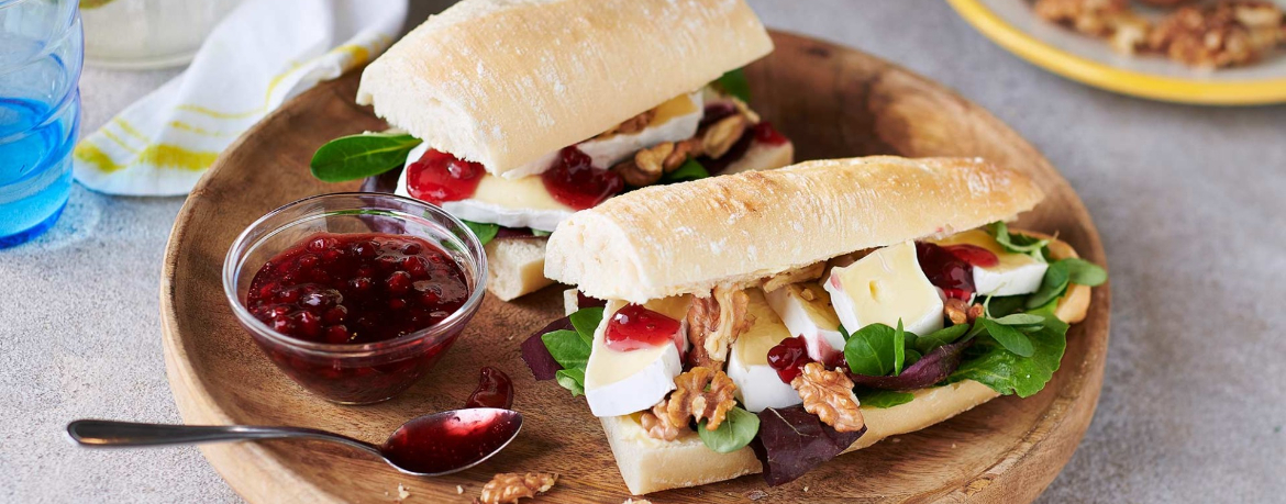 Baguette mit französischem Weichkäse und Preiselbeeren für 4 Personen von lidl-kochen.de