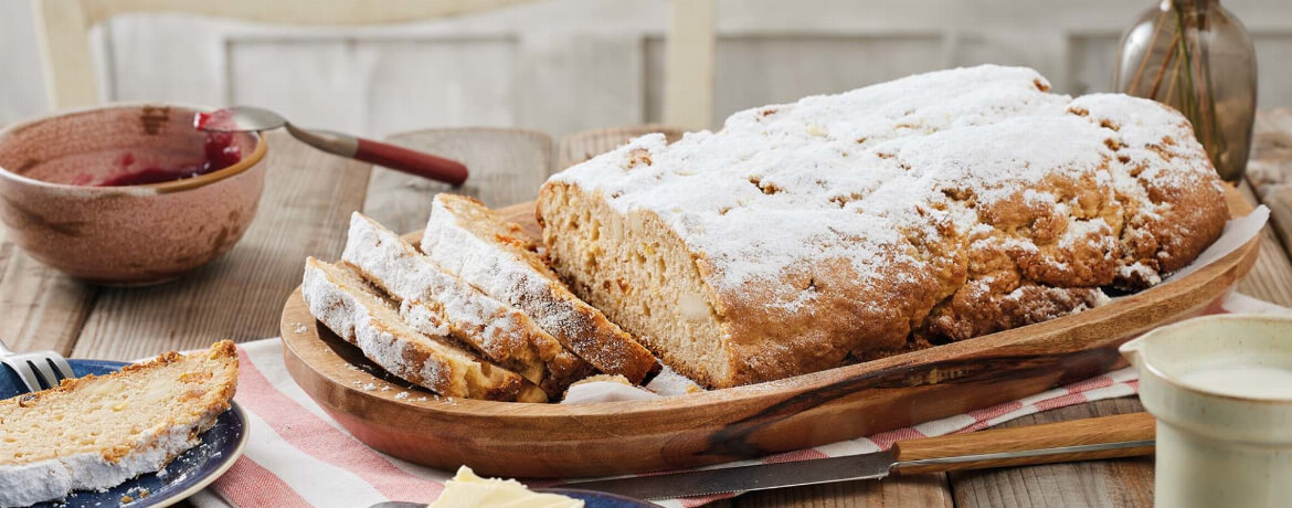 Quarkstollen mit Aprikosen und Mandeln - Rezept | LIDL Kochen