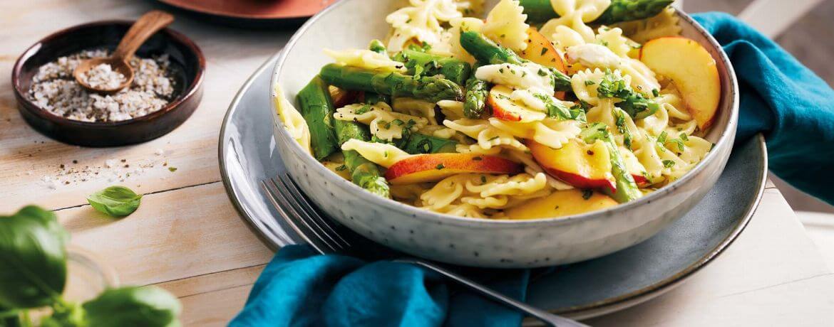 Nudelsalat mit grünem Spargel und Aprikosen für 4 Personen von lidl-kochen.de