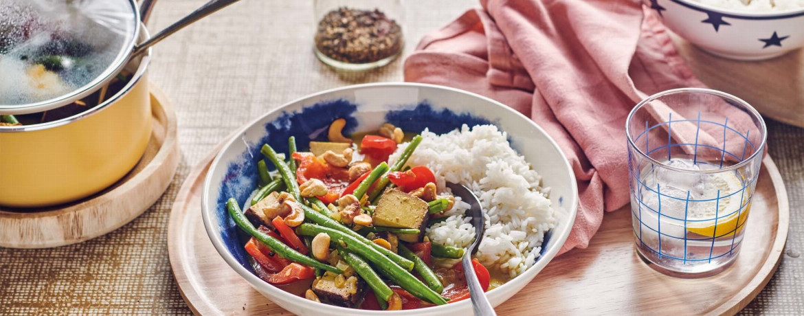 Veganes Gemüse Curry mit Räuchertofu-image