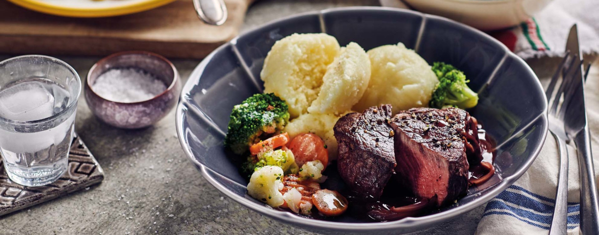 Rinderfilet mit Kartoffelknödeln und Gemüse für 4 Personen von lidl-kochen.de