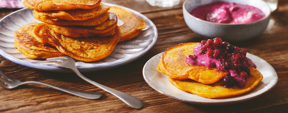 Kürbis-Pancakes mit Beeren-Sojaghurt für 4 Personen von lidl-kochen.de