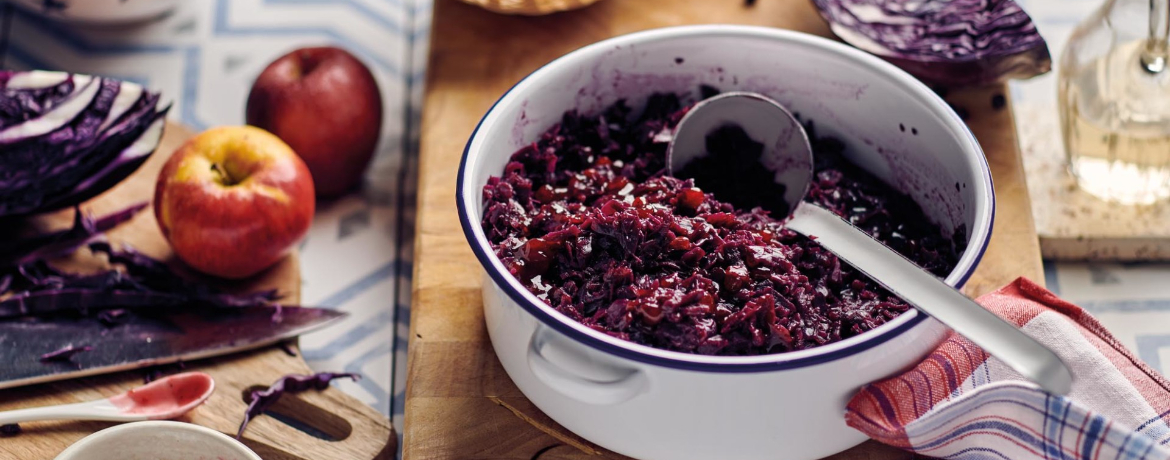 Klassisches Rotkohlrezept mit Apfel für 4 Personen von lidl-kochen.de