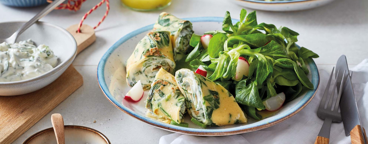 Spinatcrêpe mit Kräuterquark und Feldsalat mit knackigen Radieschen für 4 Personen von lidl-kochen.de