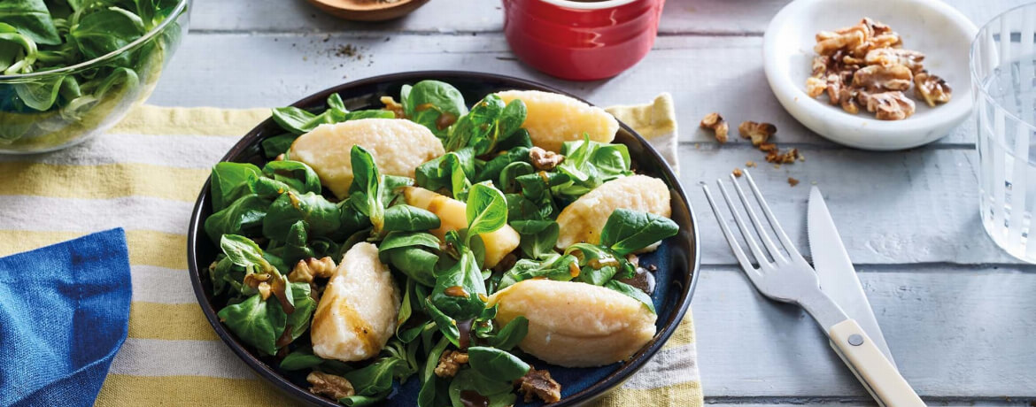 Ziegenkäsenocken auf nussigem Feldsalat für 4 Personen von lidl-kochen.de