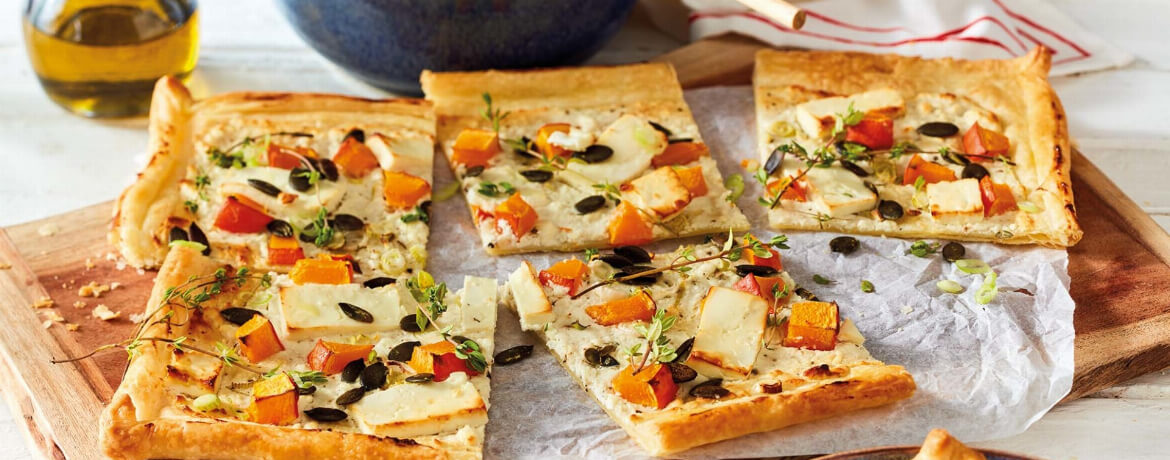 Kürbis-Feta-Blätterteig mit kleinem Romana-Salat für 4 Personen von lidl-kochen.de
