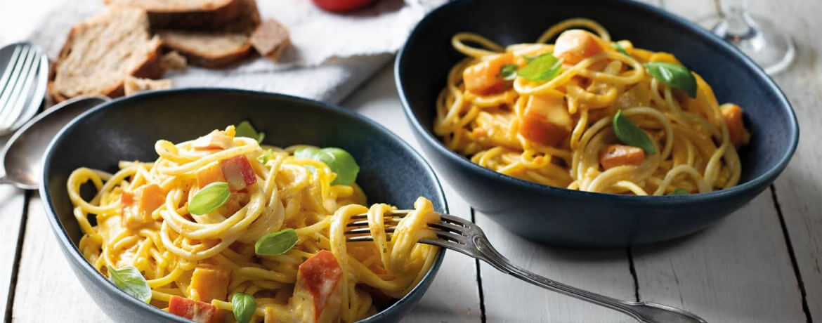 Nudeln mit Hokkaido-Kürbis an Orangen-Sahne-Sauce mit Basilikum für 4 Personen von lidl-kochen.de