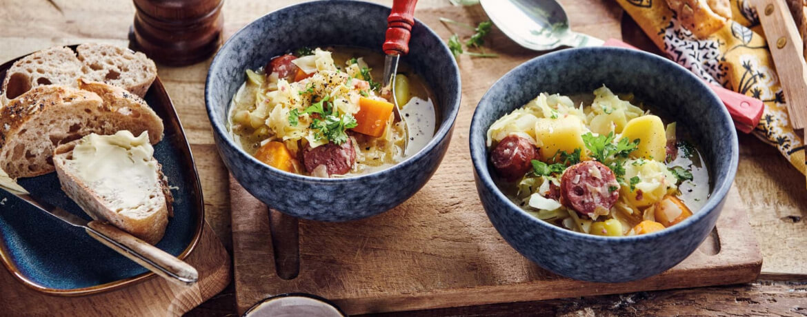 Spitzkohleintopf mit Mettwurst - Monsieur Cuisine Rezept Spitzkohleintopf mit Mettwurst - Monsieur Cuisine Rezept