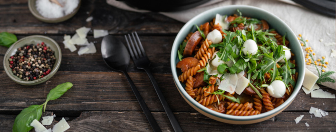 One Pot Nudel-Topf mit Tomatensoße und Gemüse für 4 Personen von lidl-kochen.de