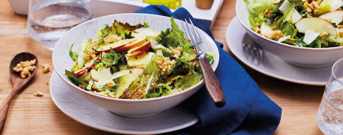 Bunter Herbstsalat mit Nüssen und Wirsingchips für 4 Personen von lidl-kochen.de