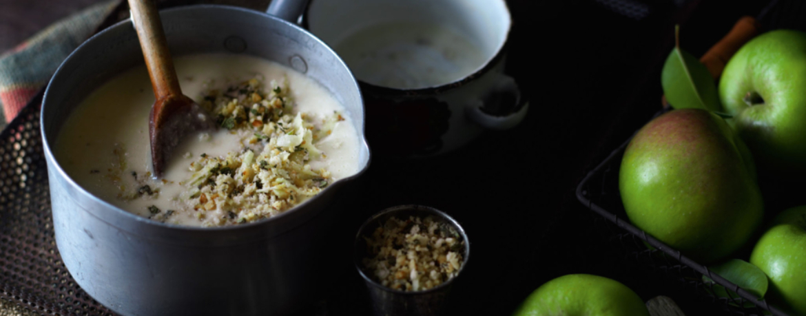 Apfel-Kartoffel-Suppe mit Walnussgremolata für 4 Personen von lidl-kochen.de