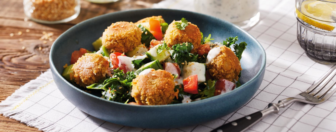 Grünkohl-Salat mit Falafel für 4 Personen von lidl-kochen.de