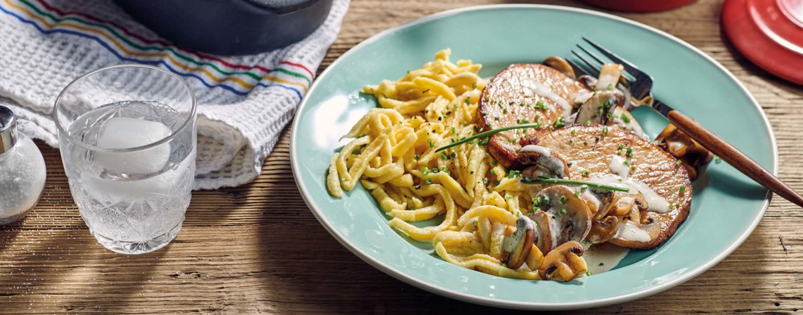 Steaks mit Pfeffer-Rahm-Sauce, Champignons und schwäbischen Spätzle für 4 Personen von lidl-kochen.de