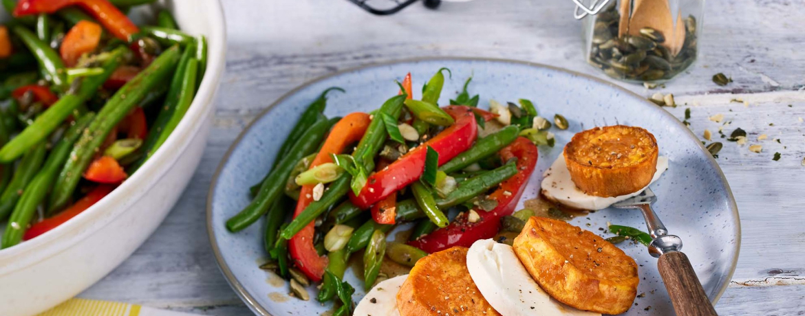 Kartoffeltaler aus Süßkartoffeln mit Mozzarella und Bohnensalat für 4 Personen von lidl-kochen.de