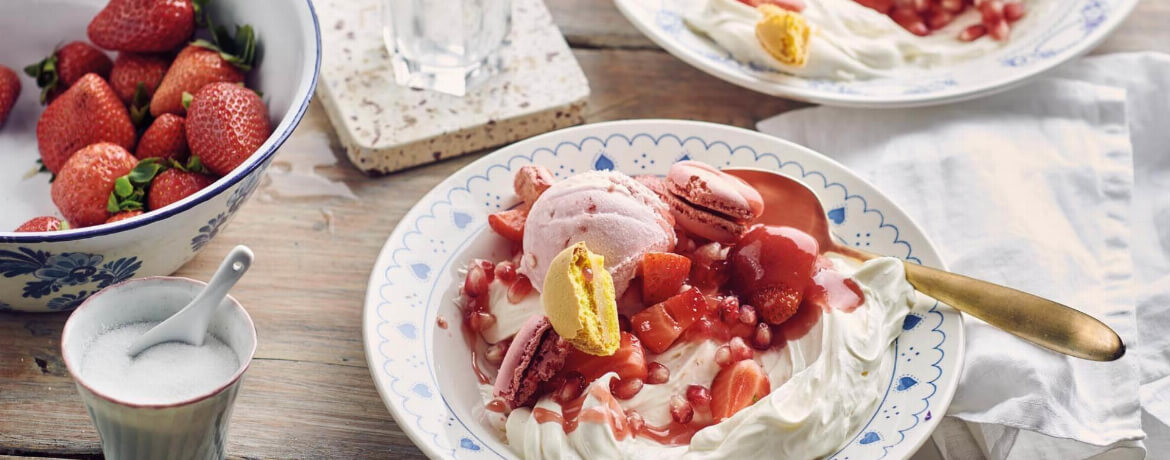 Macaron mit Eis und Erdbeeren für 4 Personen von lidl-kochen.de