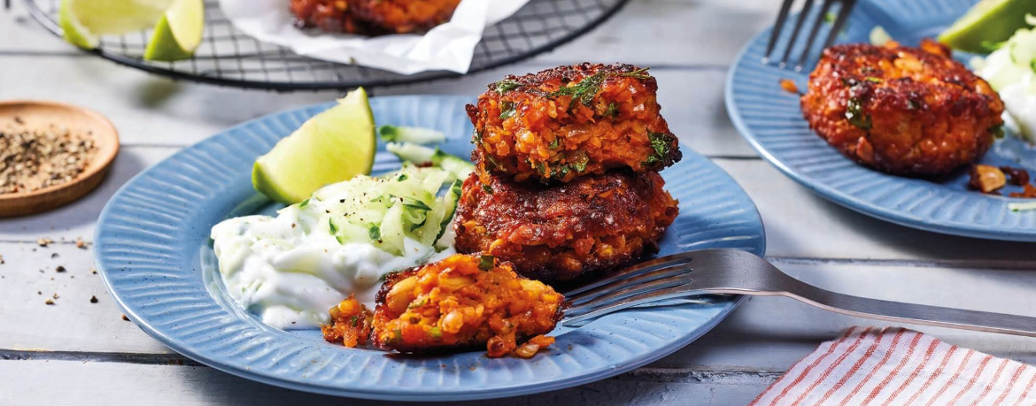 Curry-Linsen-Bratlinge mit Gurken-Raita für 4 Personen von lidl-kochen.de