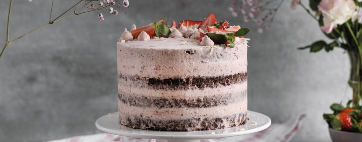 Erdbeer-Torte mit weißer Schokolade für 12 Personen von lidl-kochen.de