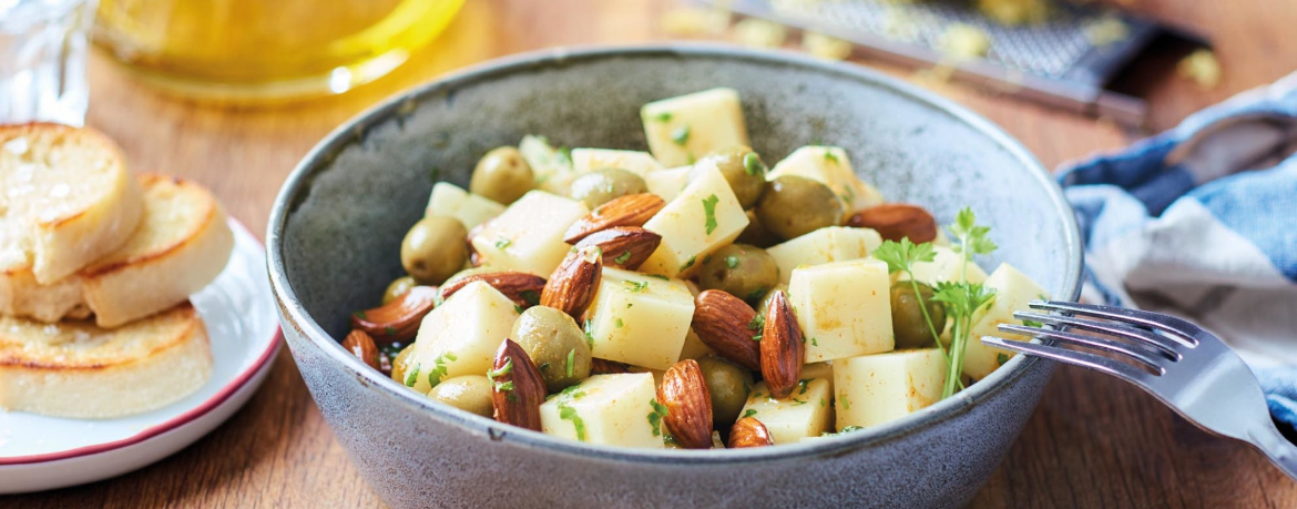 Marinierter Manchego-Käse mit Oliven und Mandeln für 4 Personen von lidl-kochen.de