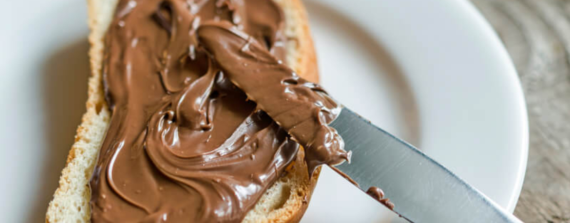 Brot mit Butter und Nuss-Nougat-Creme für 4 Personen von lidl-kochen.de