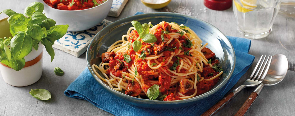 Spaghetti mit veganer Pilz-Bolognese für 4 Personen von lidl-kochen.de
