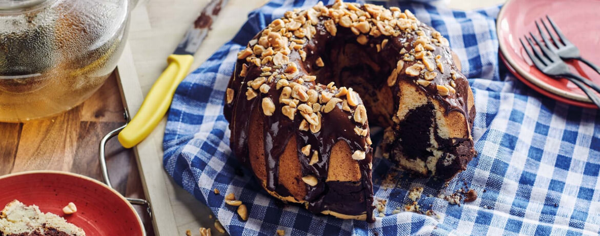 Veganer Marmorkuchen mit Schoko-Erdnuss-Glasur - Rezept | LIDL Kochen
