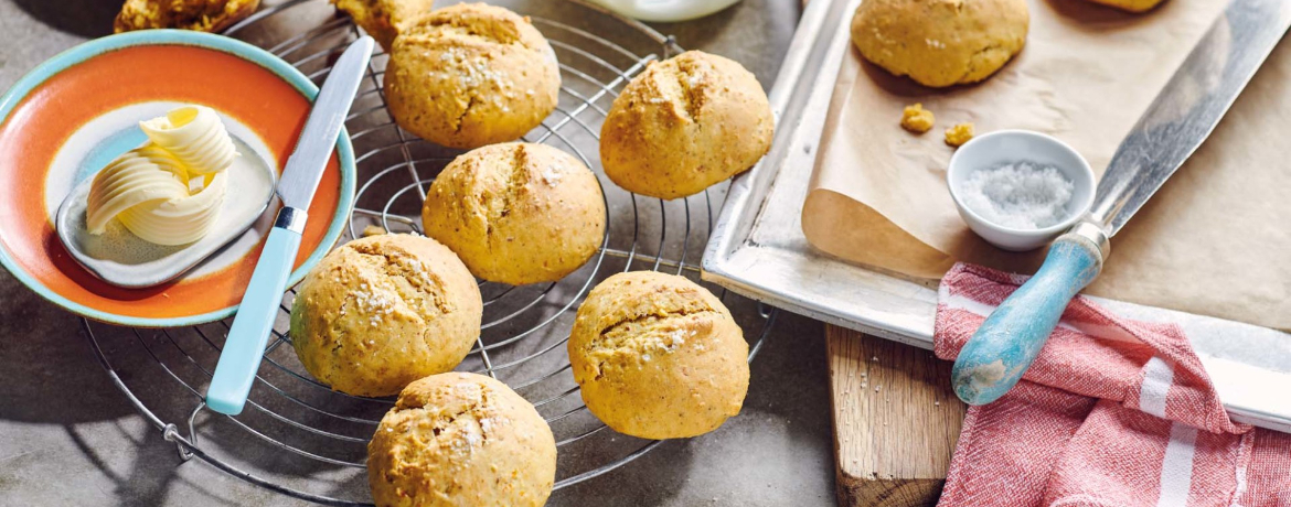 Skyr-Karotten-Brötchen mit Haselnüssen für 12 Personen von lidl-kochen.de