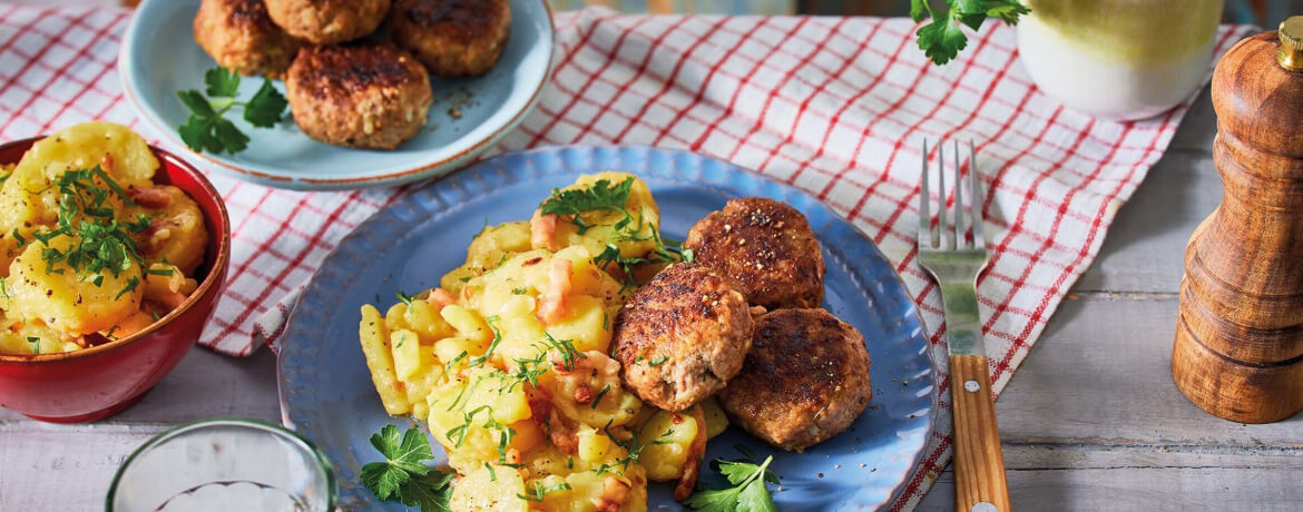Frikadellen mit Kartoffelsalat für 4 Personen von lidl-kochen.de