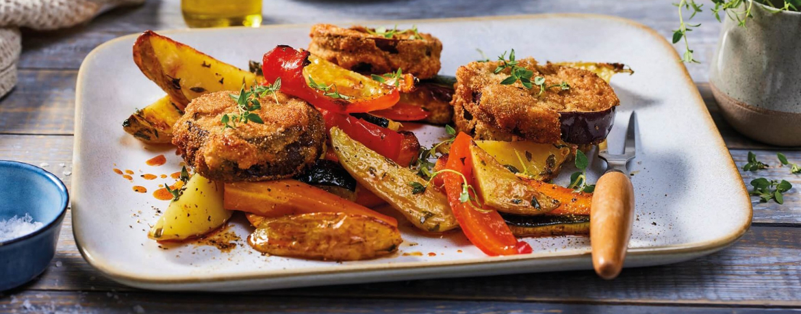 Paniertes Auberginenschnitzel mit Ofengemüse für 4 Personen von lidl-kochen.de