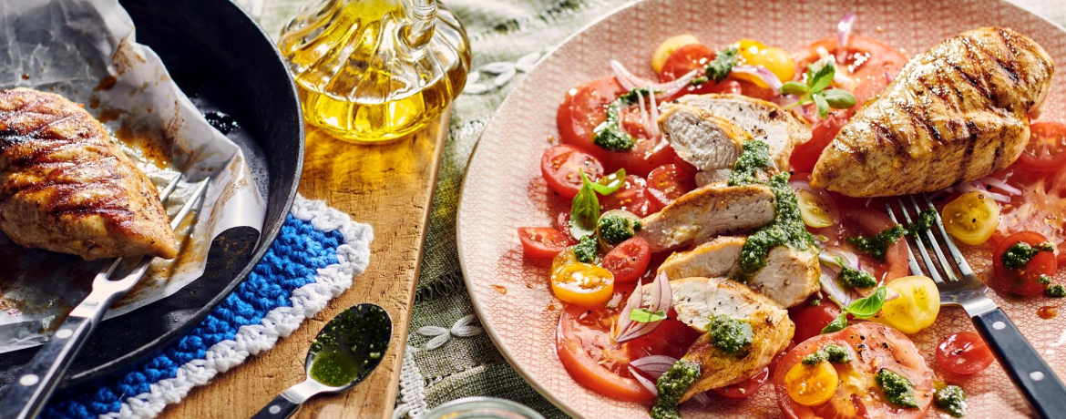 Gegrilltes Hähnchen mit buntem Tomatensalat für 4 Personen von lidl-kochen.de