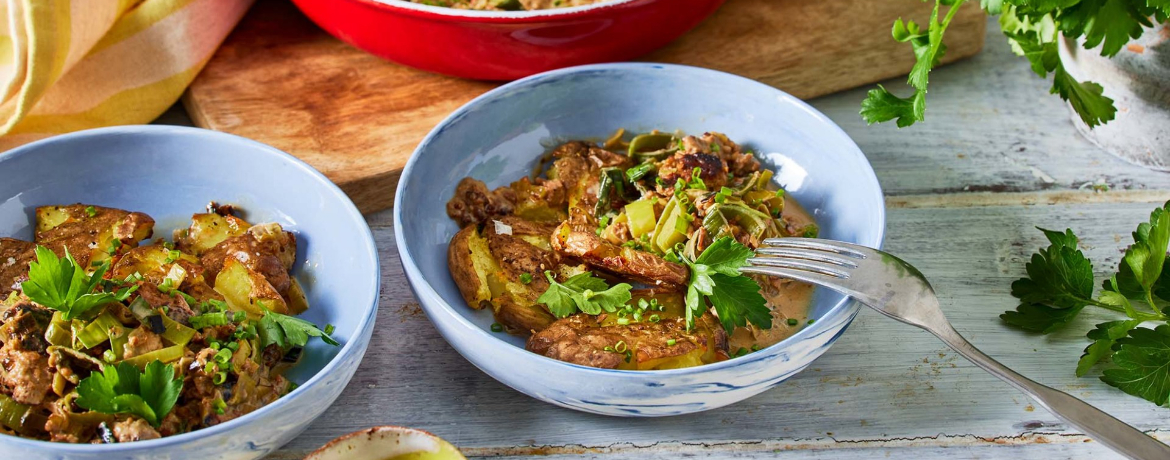 Vegane Lauch-Hack-Pfanne mit Smashed Potatoes für 4 Personen von lidl-kochen.de