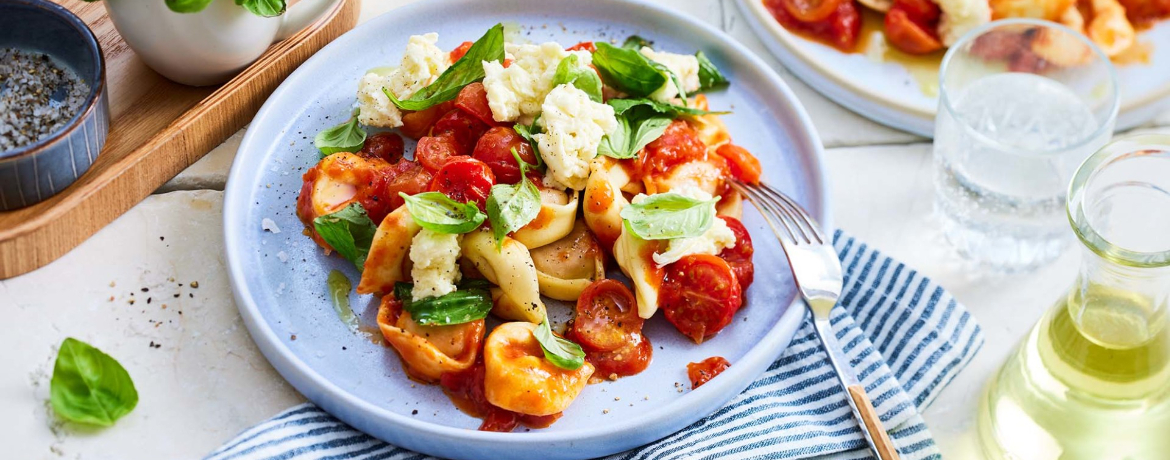 Tortelloni mit Mozzarella und gebackenen Kirsch-Tomaten für 4 Personen von lidl-kochen.de