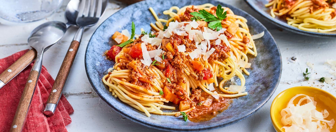 Spaghetti Bolognese mit Parmesan für 4 Personen von lidl-kochen.de