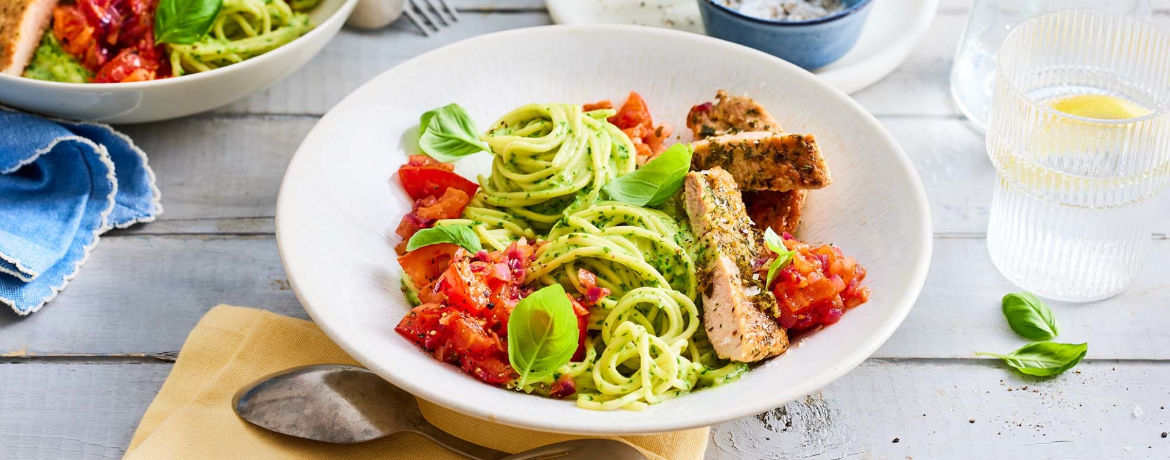 Spaghetti mit Tomatenragout und Scaloppine für 4 Personen von lidl-kochen.de