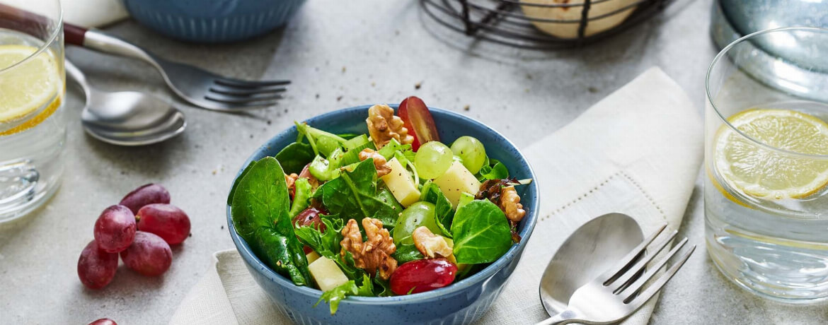 Käse-Trauben-Salat mit Walnüssen für 4 Personen von lidl-kochen.de