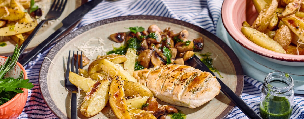 Rosmarinhähnchen mit Parmesanpommes, Champignons und Kräuter-Knoblauch-Öl für 4 Personen von lidl-kochen.de