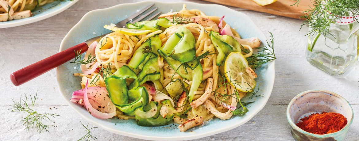 Vegane Pasta mit Räuchertofu, Gurke und Dill für 4 Personen von lidl-kochen.de