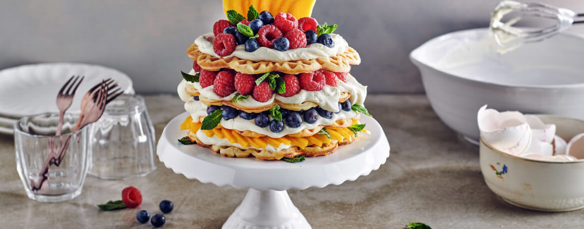 Lidl-Waffeltorte mit Beeren und Mango für 16 Personen von lidl-kochen.de