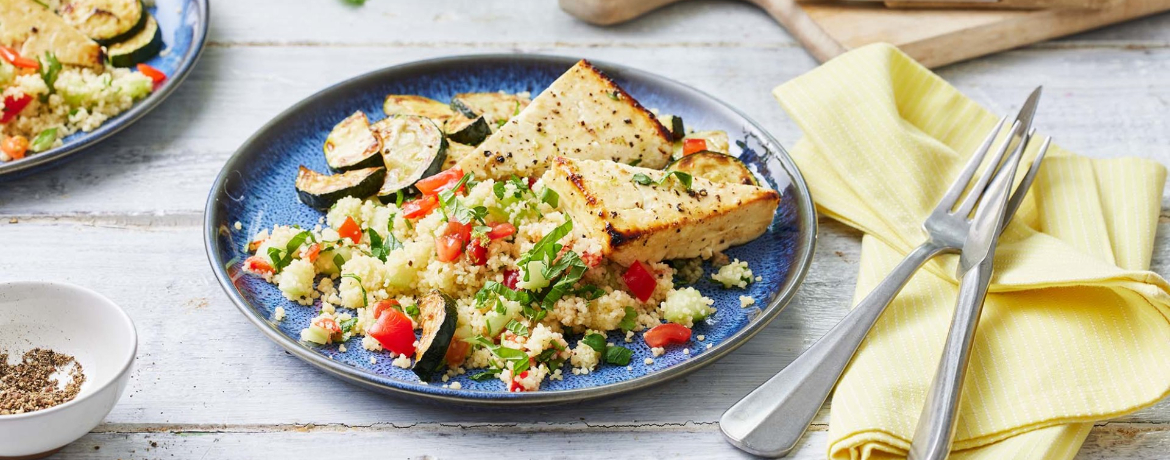 Limettenhirtenkäse mit gebratener Zucchini und Tomaten-Gurken-Couscous für 4 Personen von lidl-kochen.de