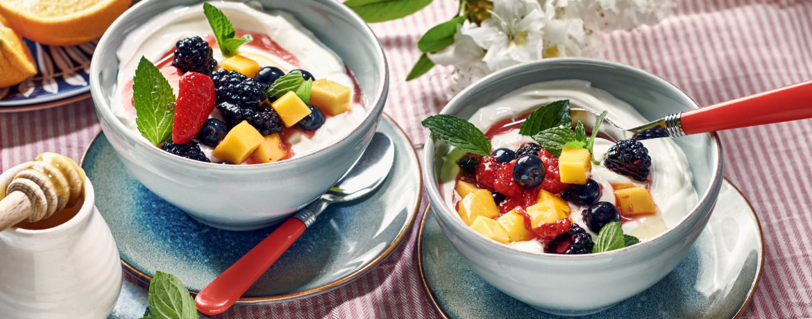 Honigquark mit Beeren-Mango-Salat für 4 Personen von lidl-kochen.de