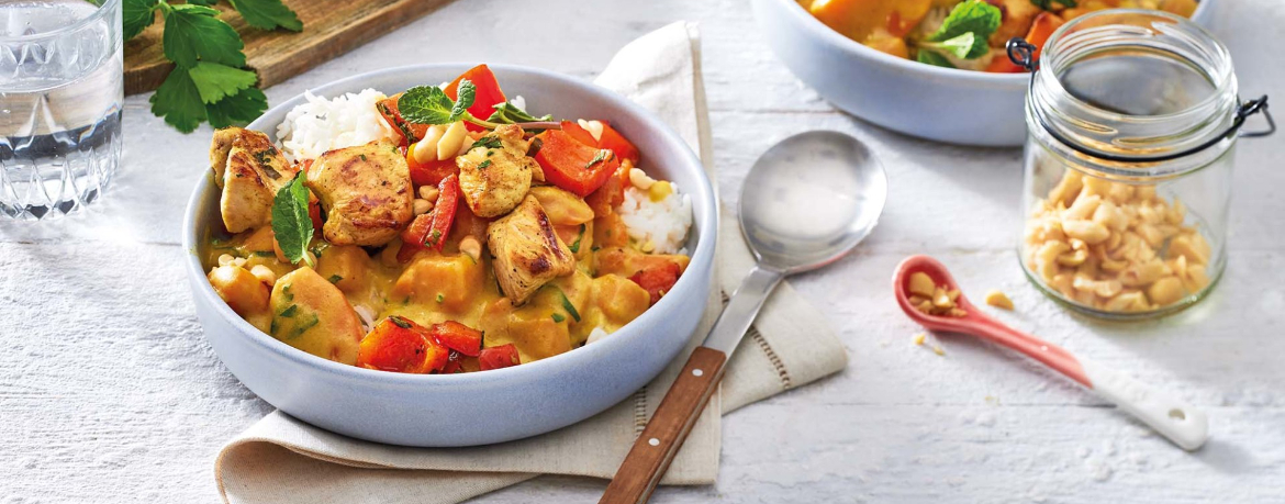 Erdnuss-Hähnchen-Curry mit Süßkartoffel auf Reis für 4 Personen von lidl-kochen.de