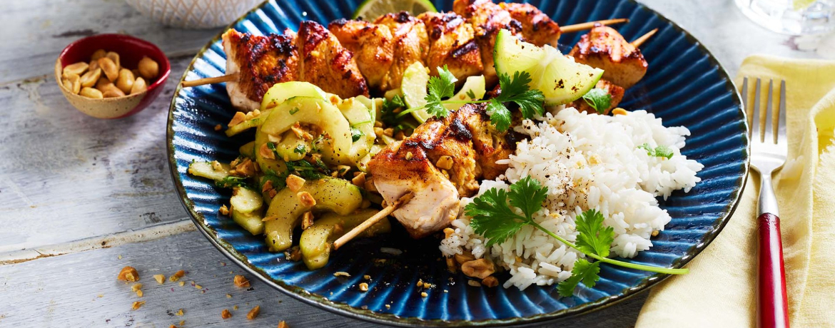 Puten-Saté-Spieße mit Kokos-Reis und Erdnuss-Gurken-Salat für 4 Personen von lidl-kochen.de